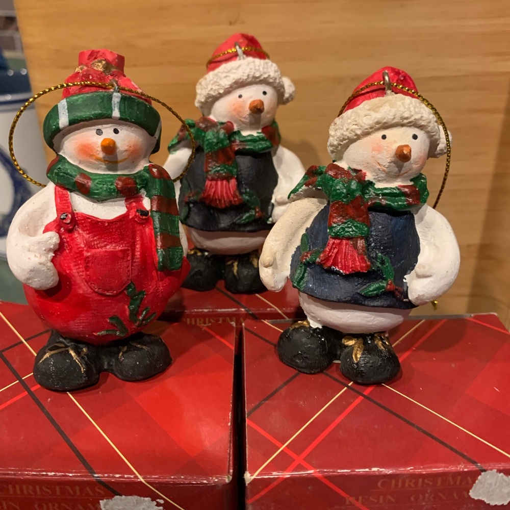 Charming Snowman Christmas tree Ornaments Trio - Red, Green, Whit